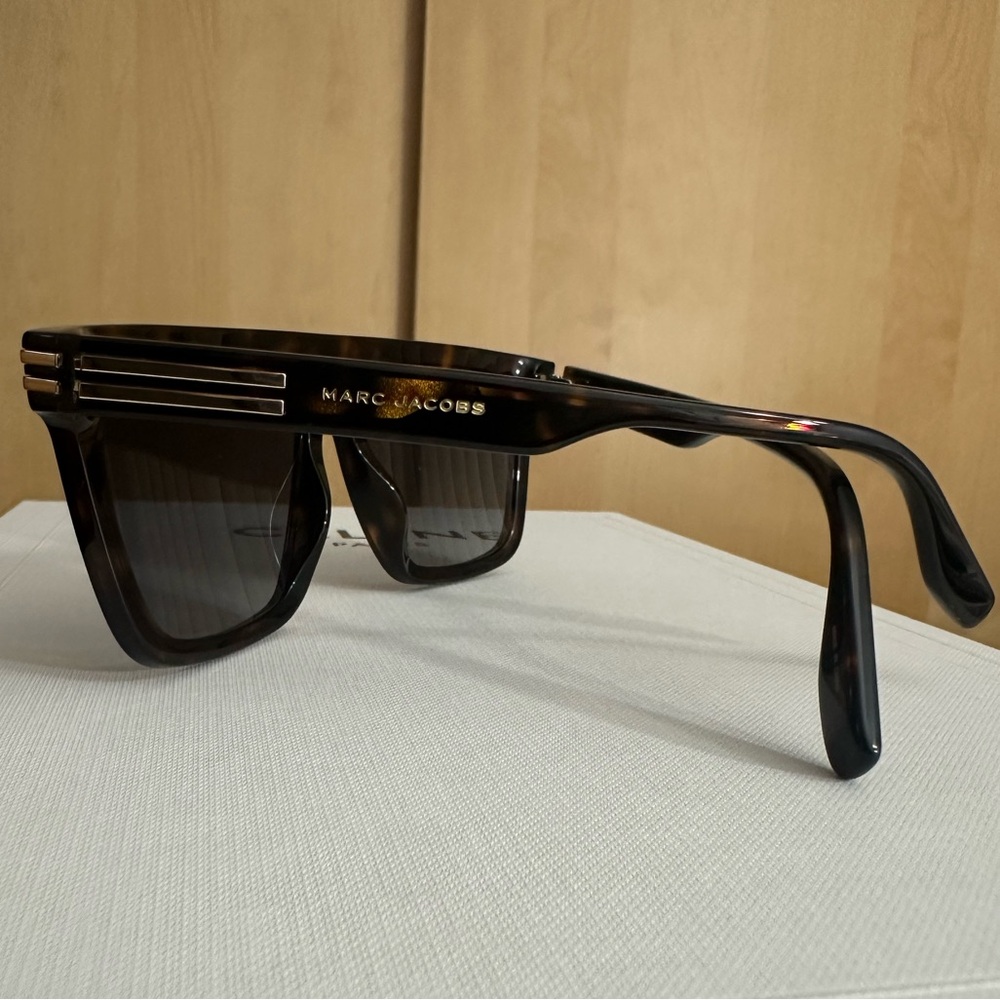 Marc Jacobs Brown Tortoise Sunglasses - Picture 3 of 6